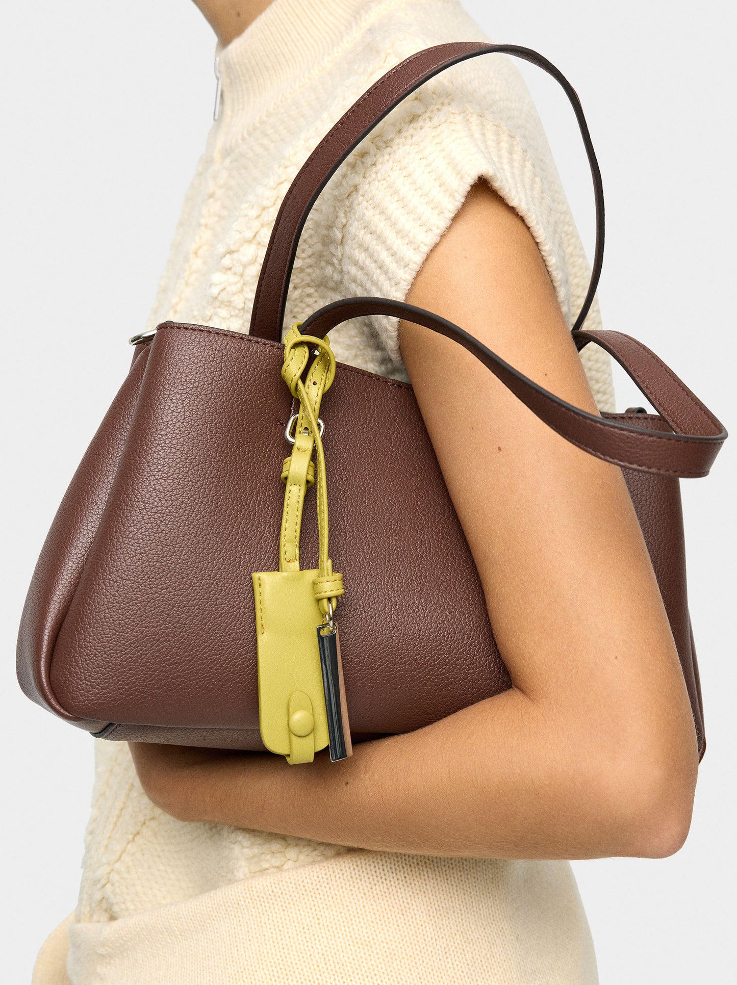 Plain Tote Bag With Pendant