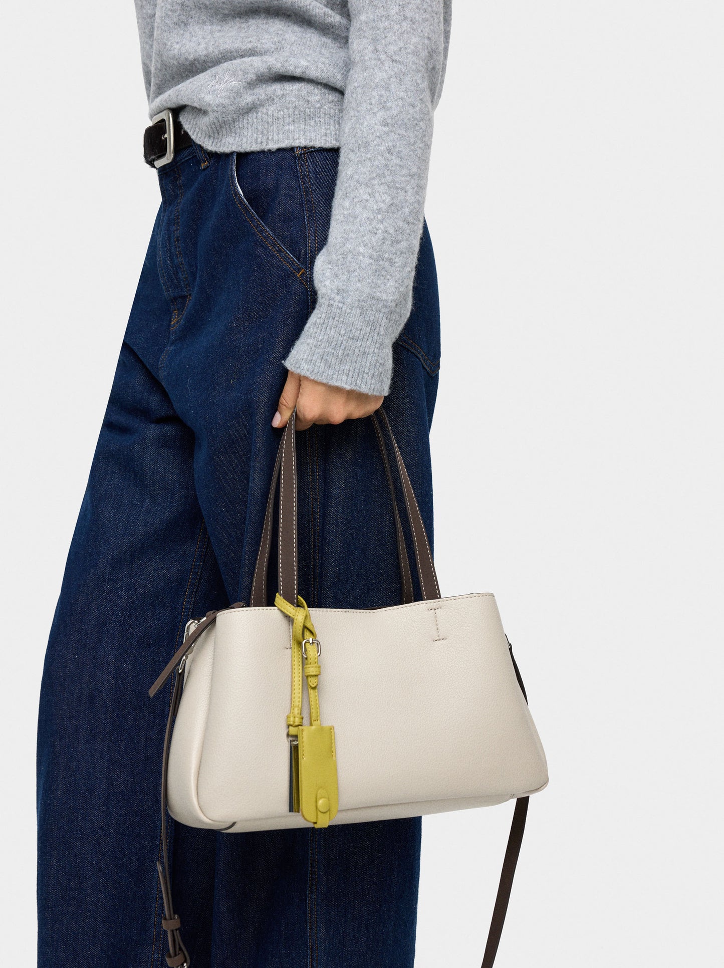 Plain Tote Bag With Pendant