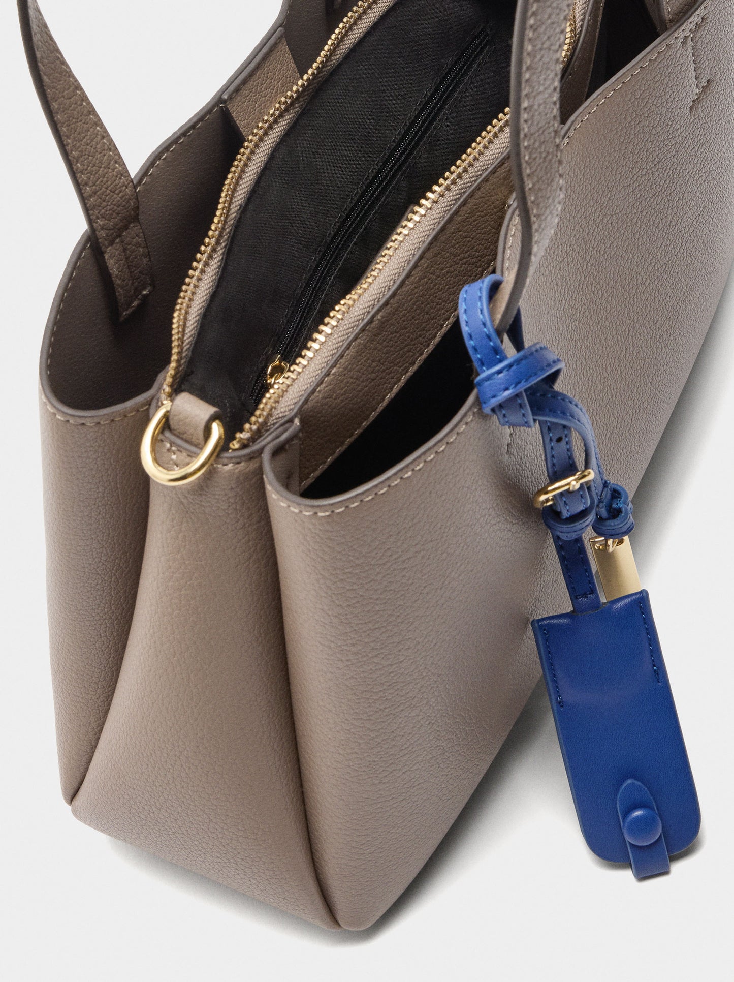 Plain Tote Bag With Pendant