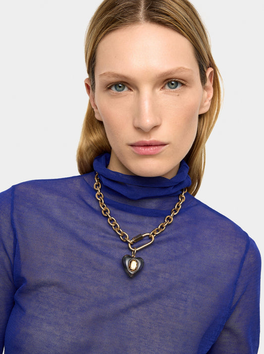 Short Necklace Of Links With Resin Pendant