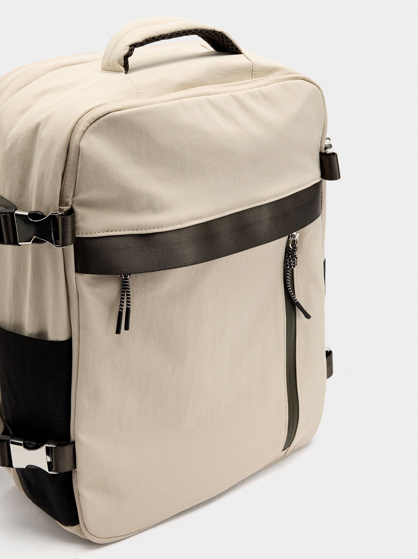 Extendable Nylon Cabin Backpack With Water-Repellent