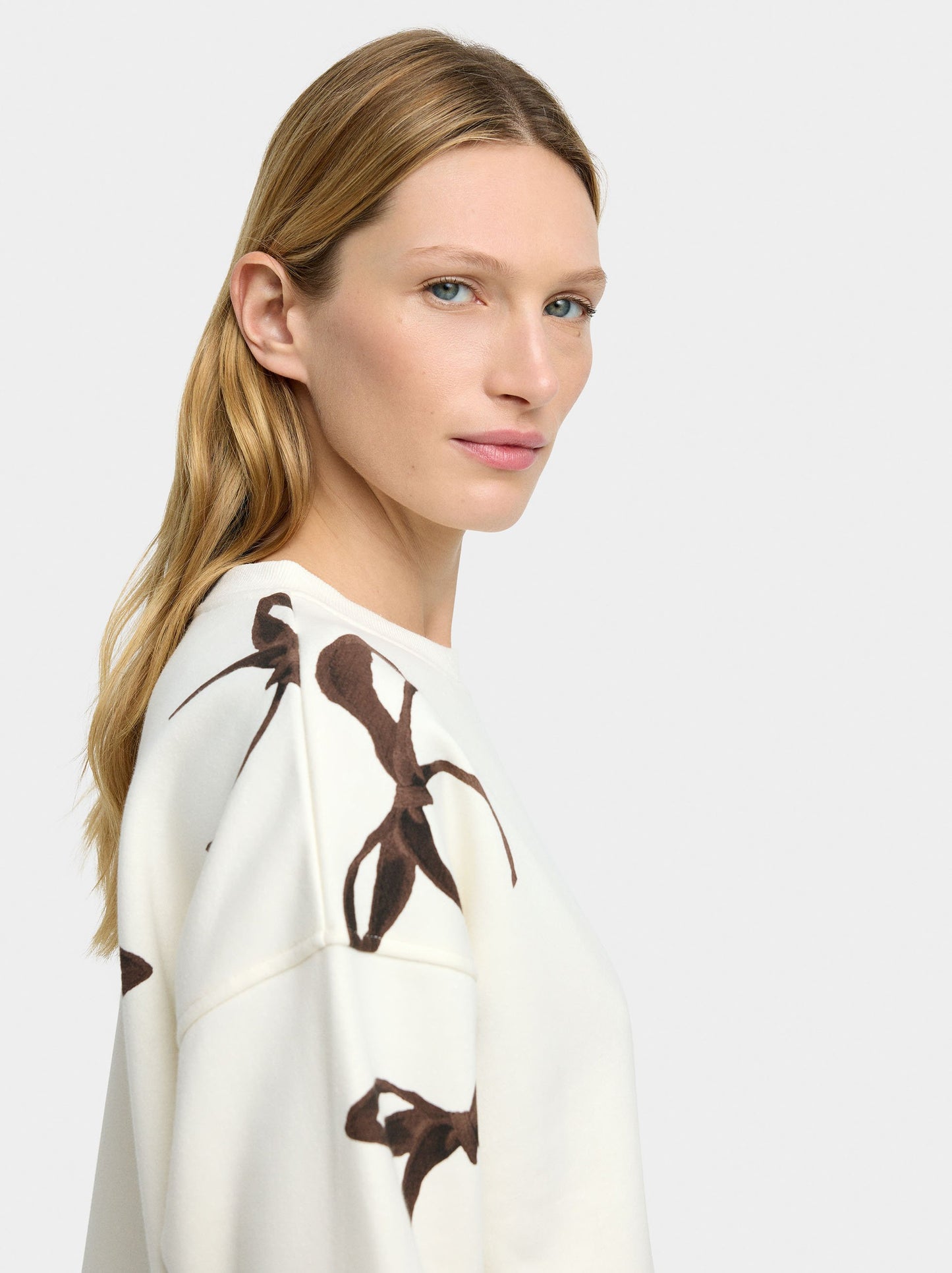 Sweatshirt With Printed Bows