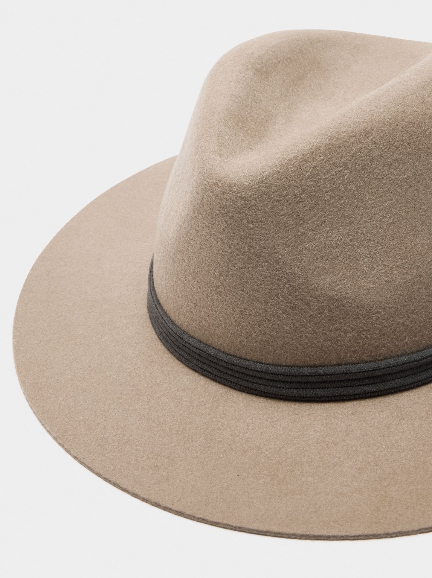 Wool Hat With Ribbon