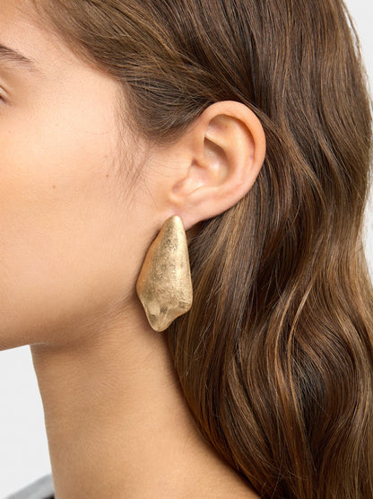 Diamond-Shaped Earrings With Embossed Detail