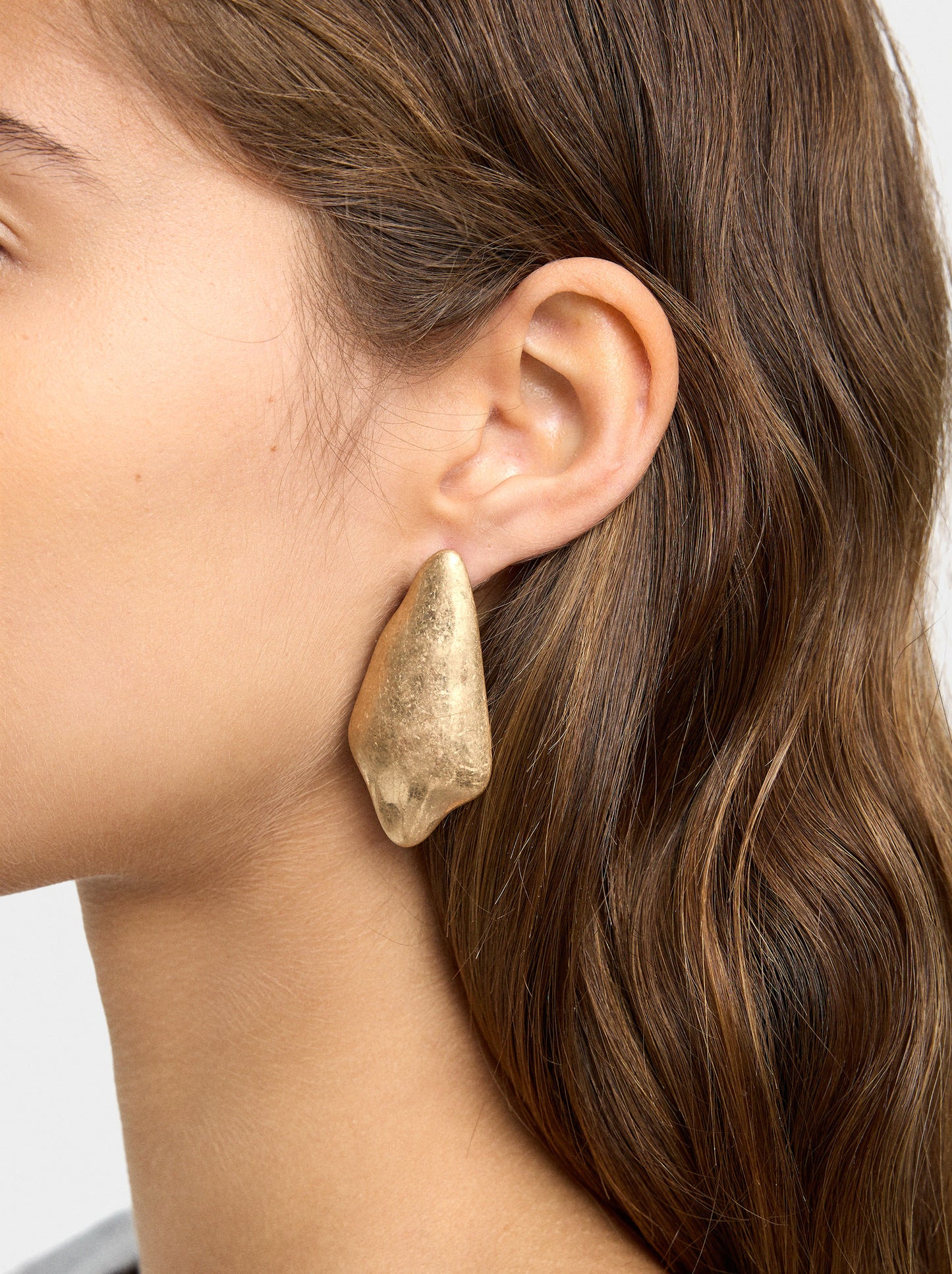 Diamond-Shaped Earrings With Embossed Detail
