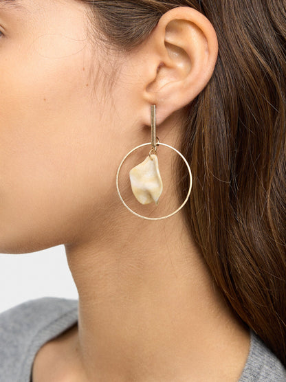 Hoop Earrings With Petal