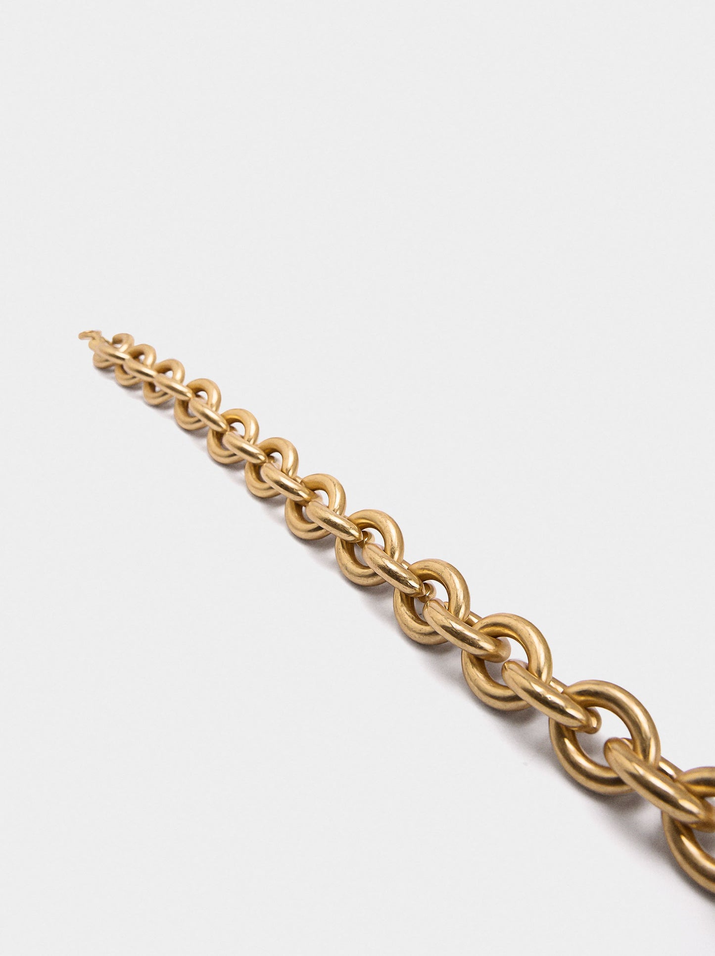 Short Necklace With Links