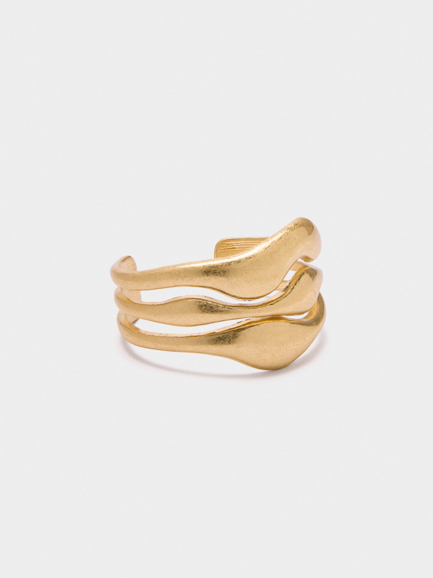 Rigid Bracelet With Waves