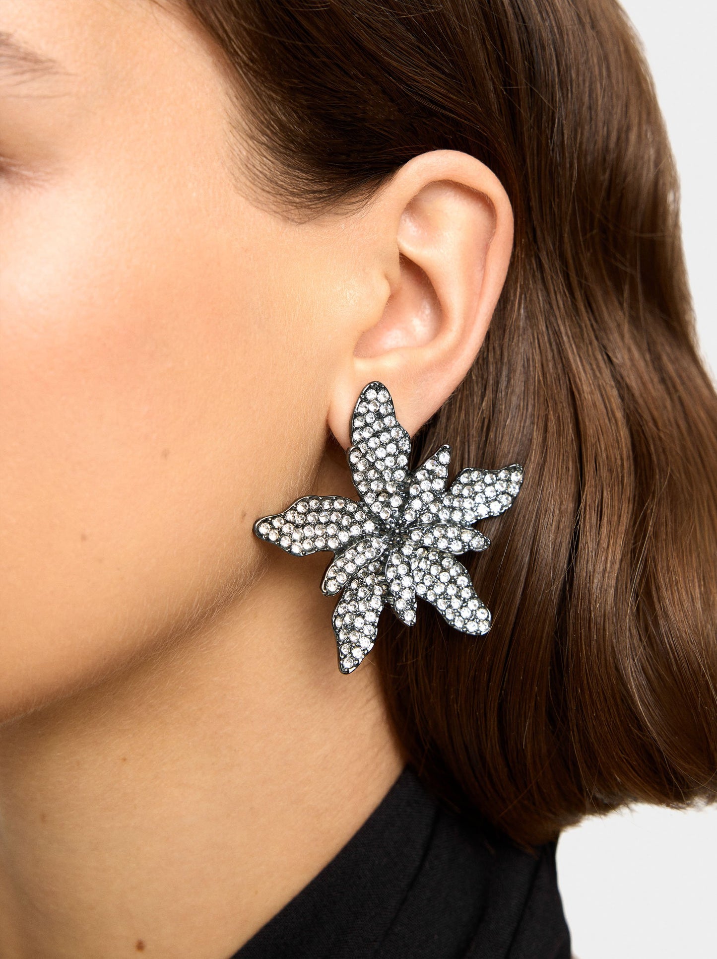 Flower Earrings With Crystals