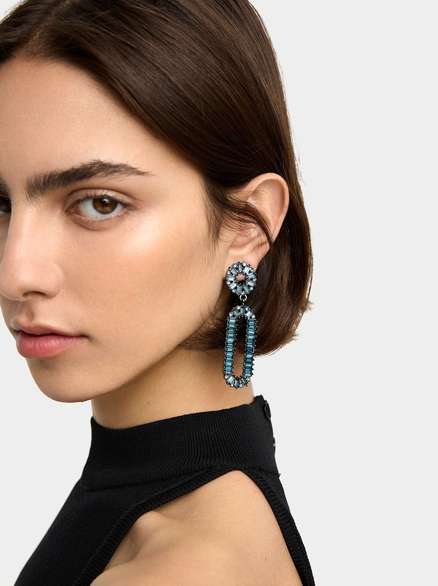 Maxi Elongated Earrings With Crystals