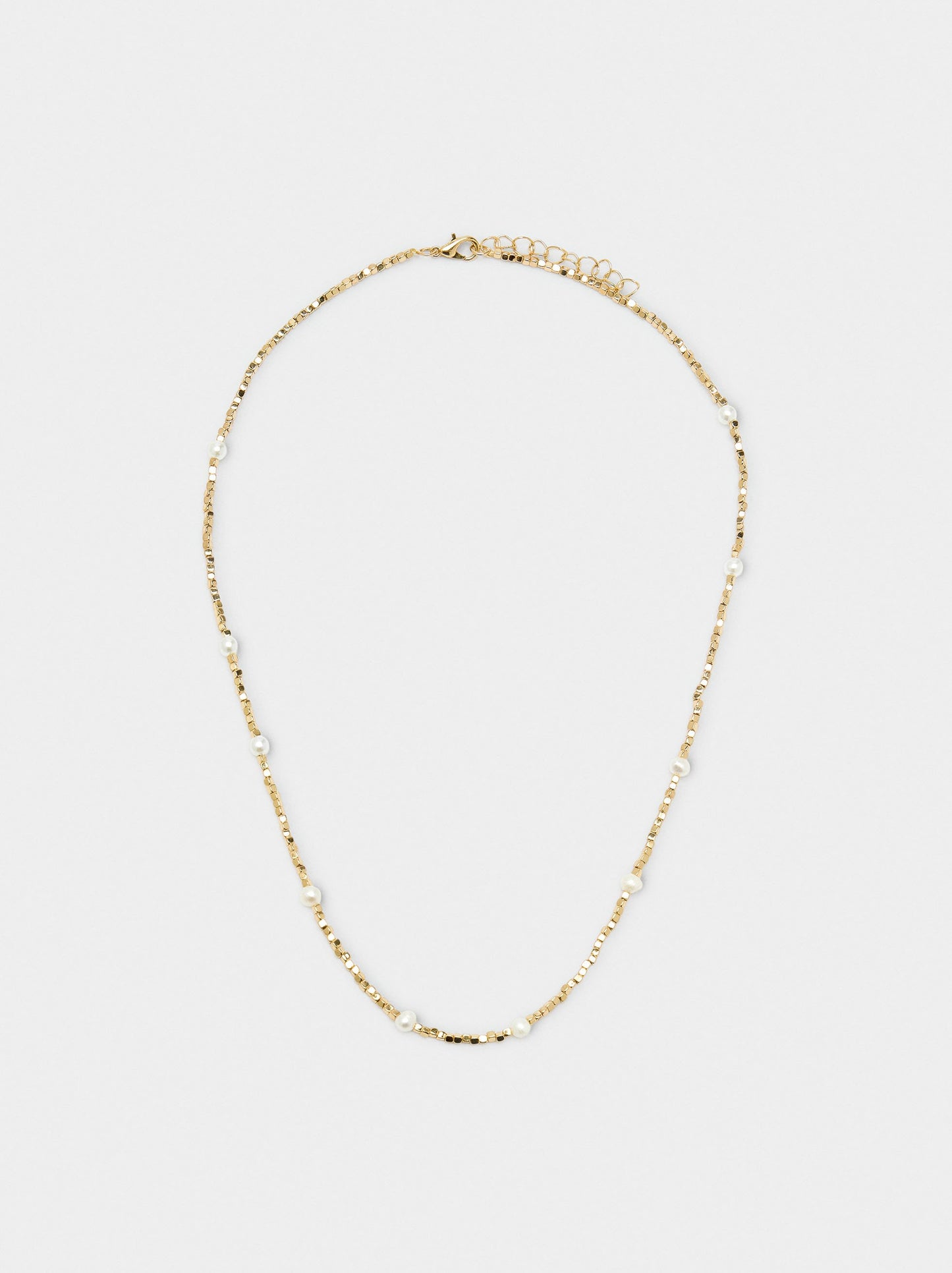 Short Necklace With Freshwater Pearls