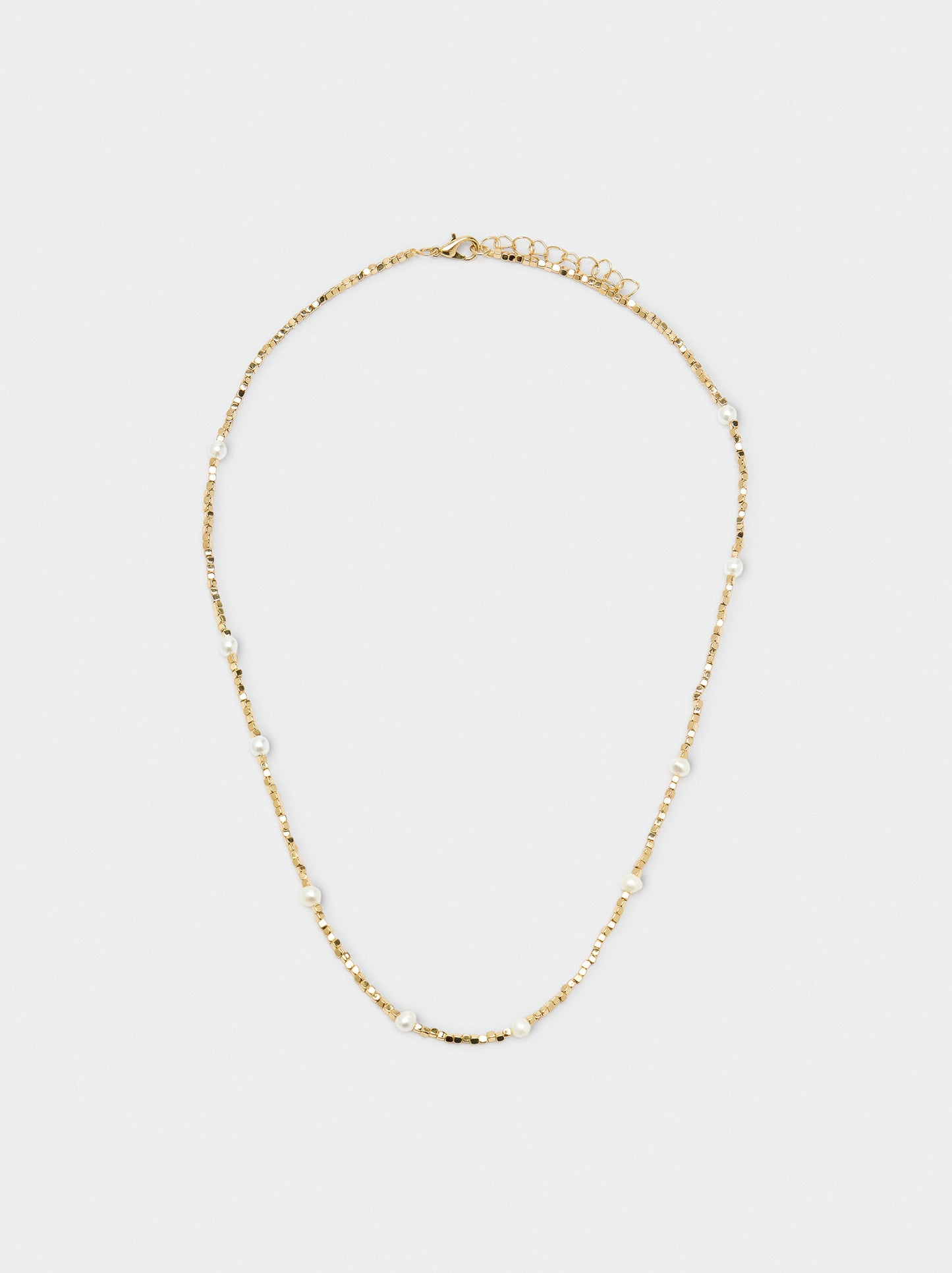 Short Necklace With Freshwater Pearls