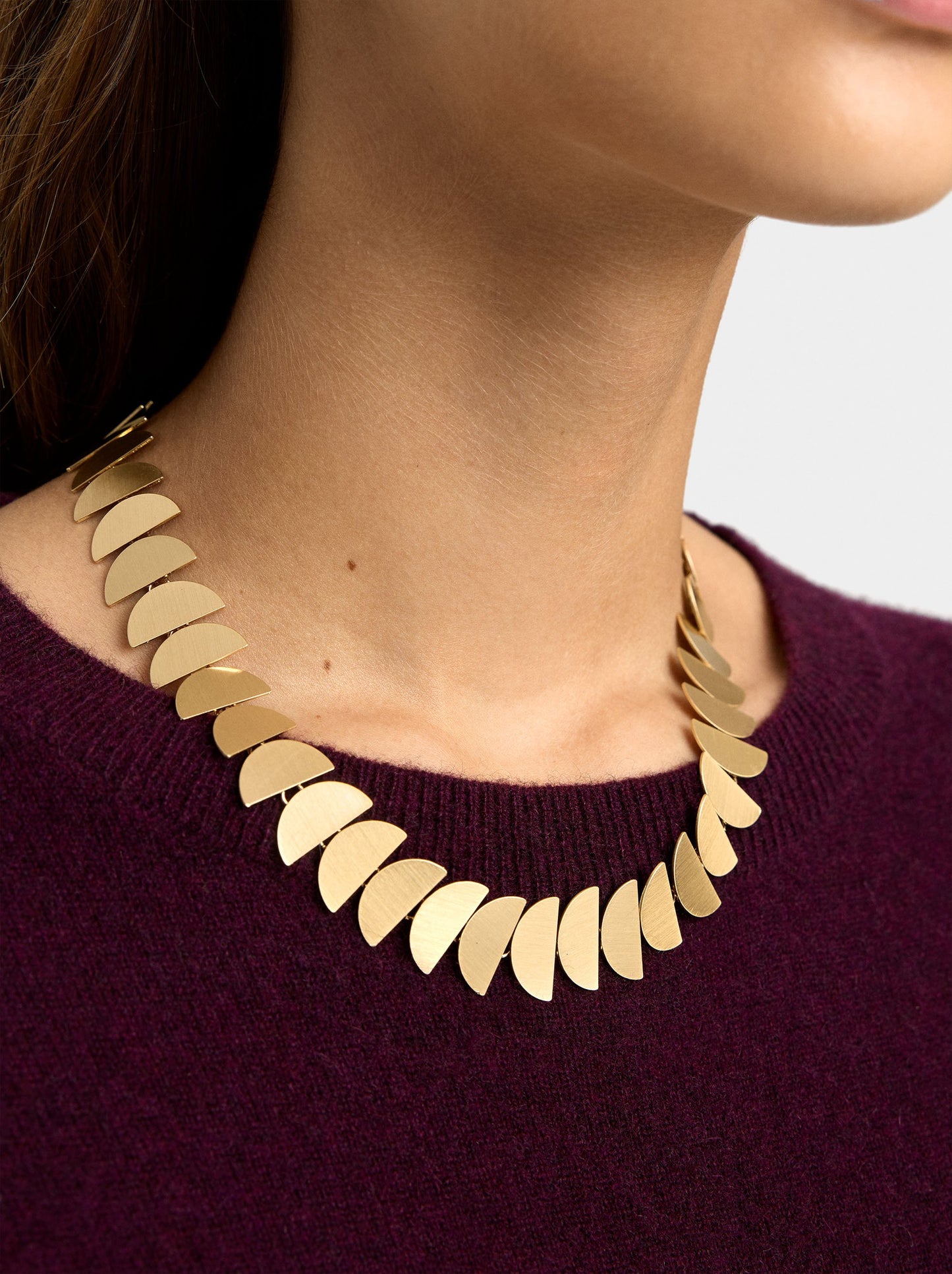 Short Necklace With Semi-Circles