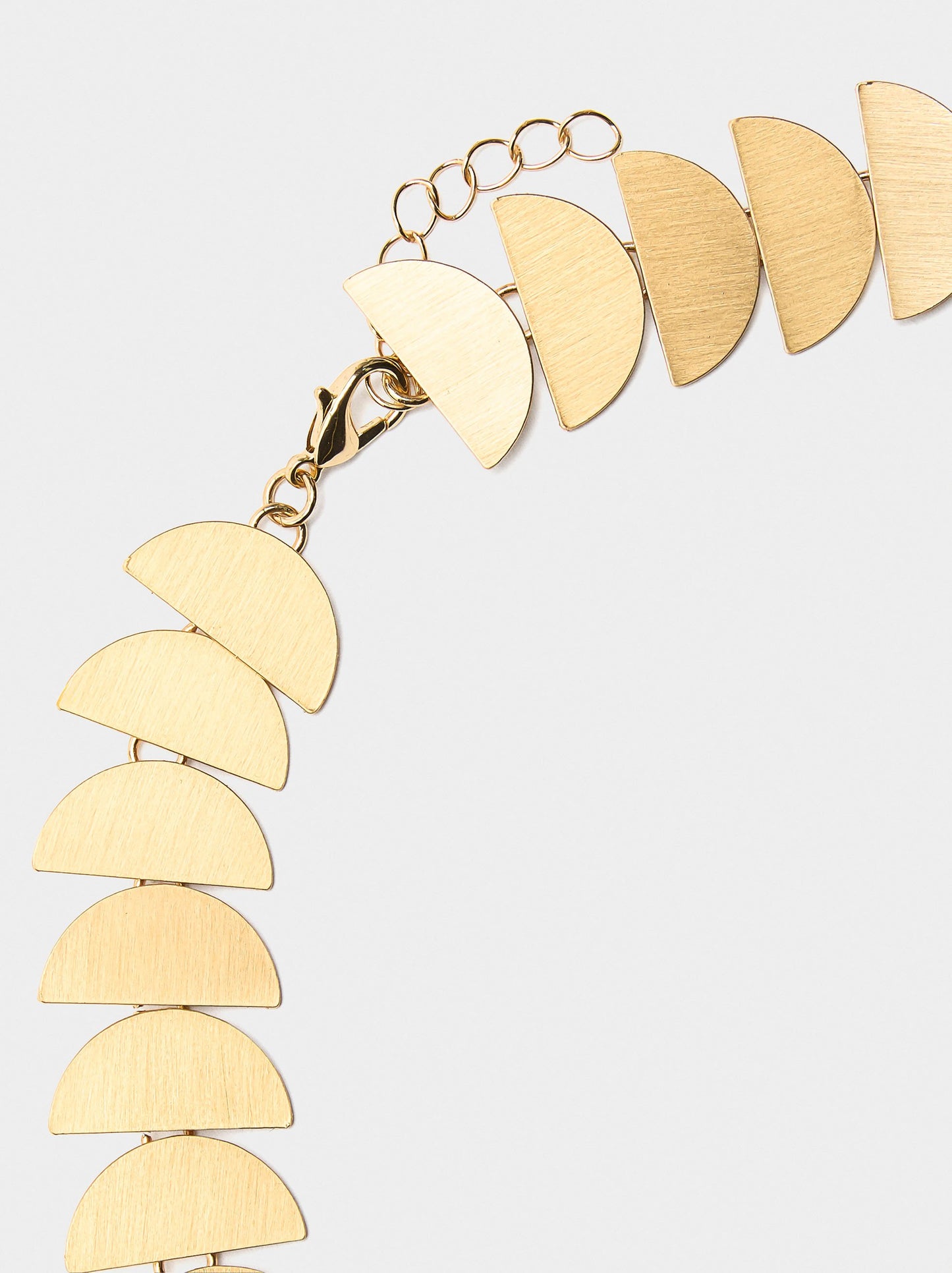 Short Necklace With Semi-Circles