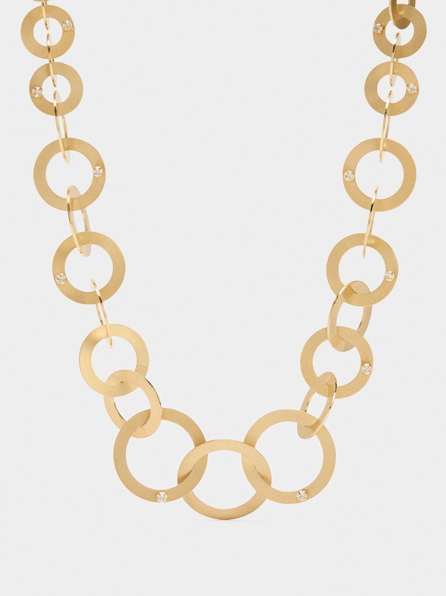 Necklace With Intertwined Hoops With Zirconia