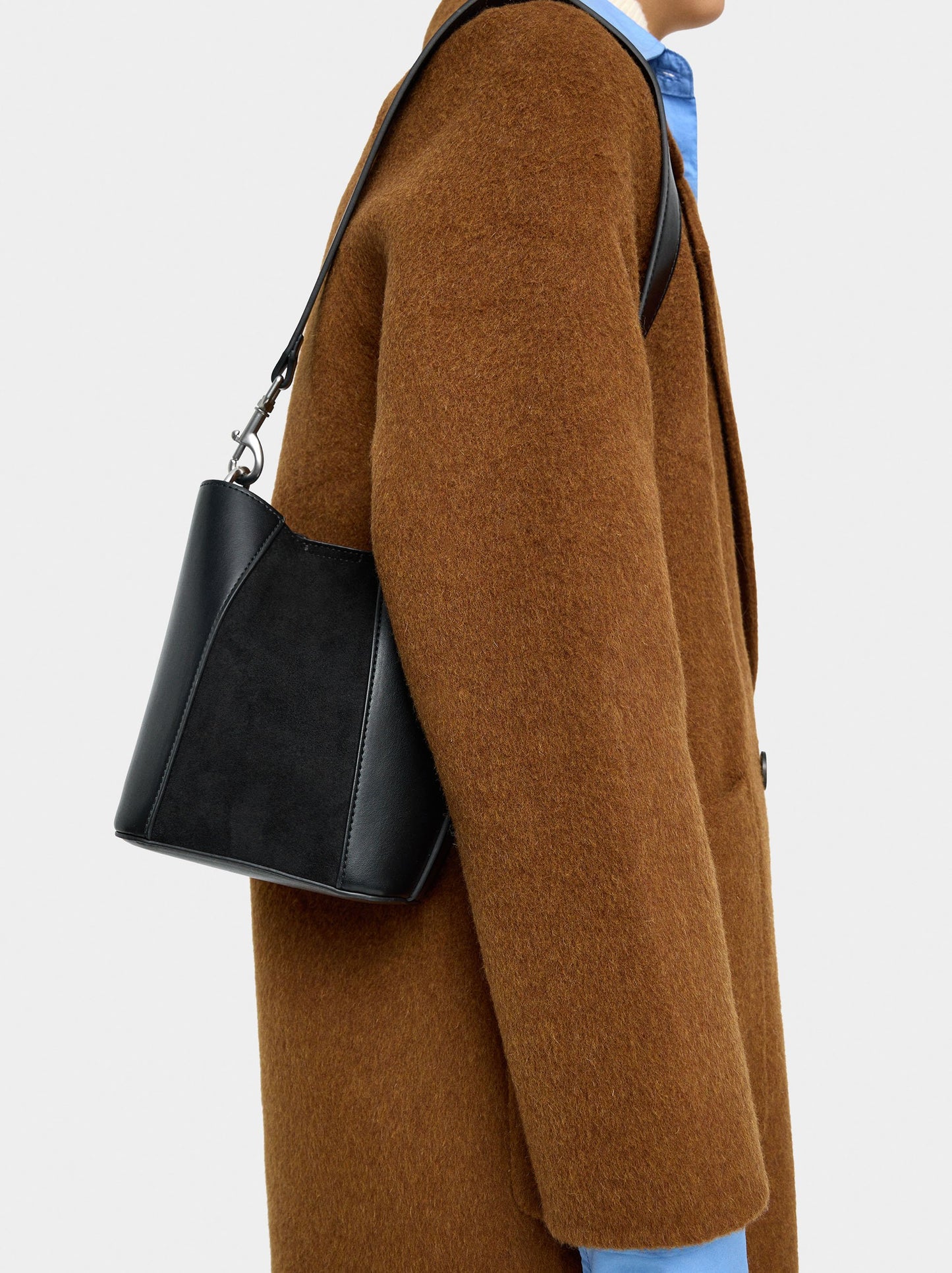 Bucket Bag Contrast Of Textures