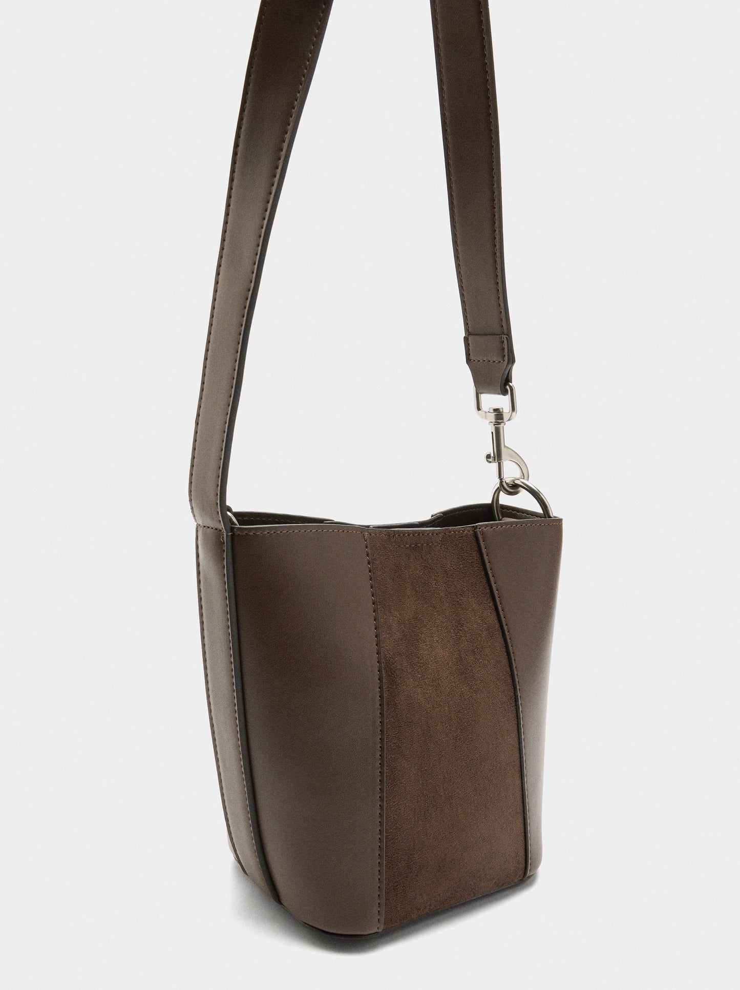 Bucket Bag Contrast Of Textures