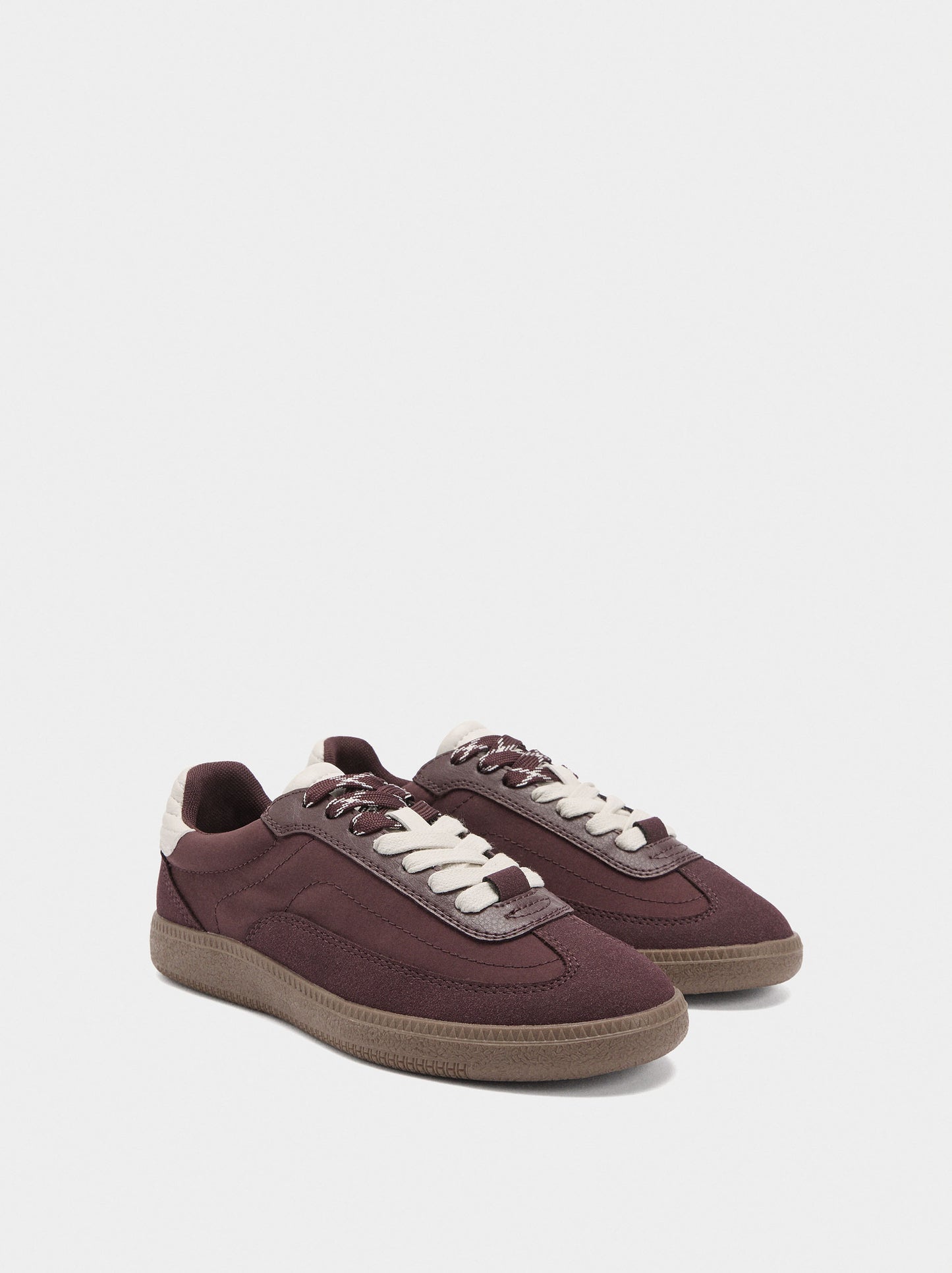 Contrast Sneakers With Double Laces