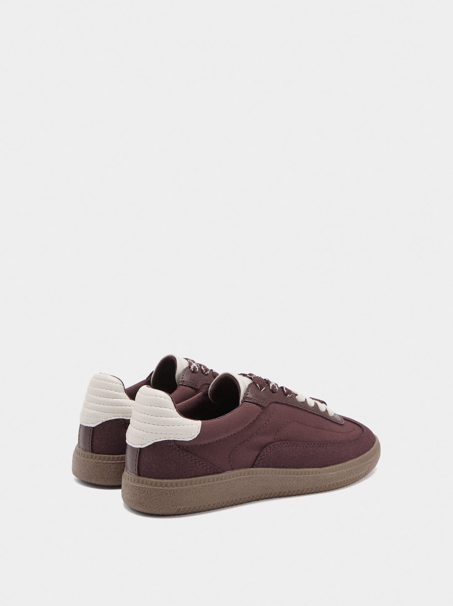 Contrast Sneakers With Double Laces