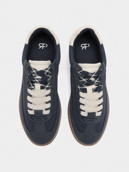 Contrast Sneakers With Double Laces