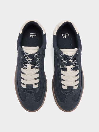 Contrast Sneakers With Double Laces
