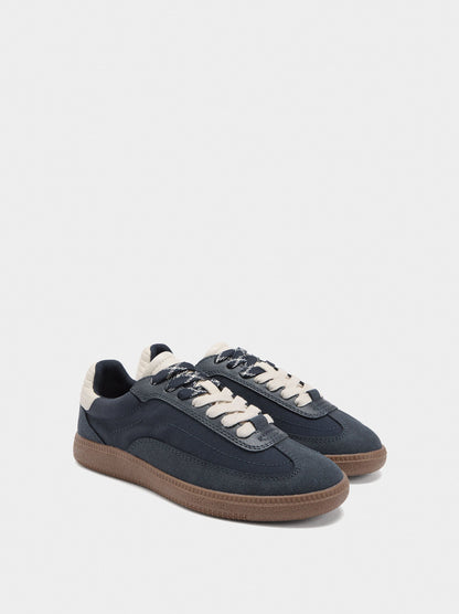 Contrast Sneakers With Double Laces