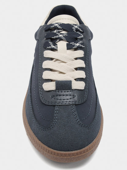 Contrast Sneakers With Double Laces