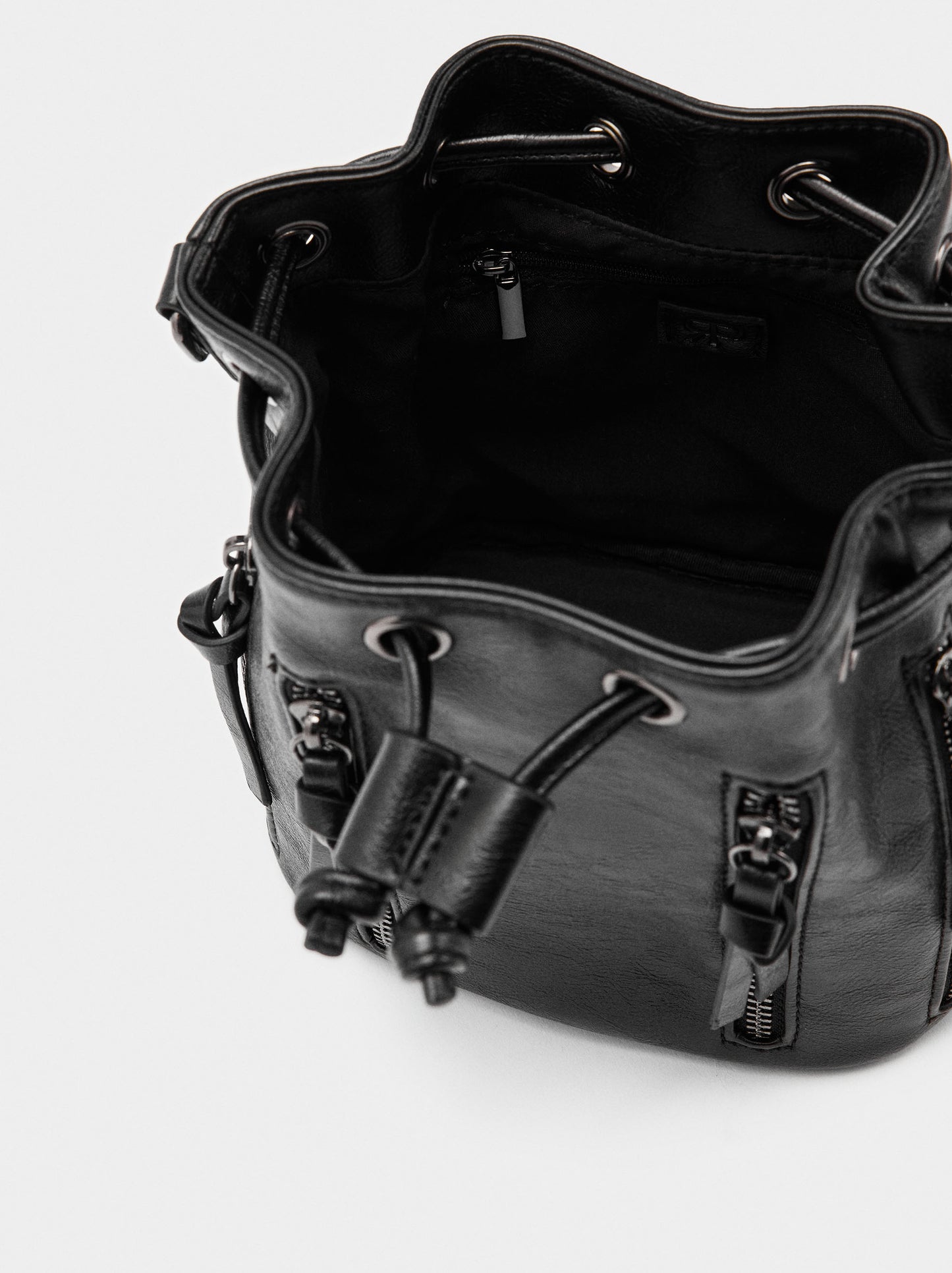 Bucket Bag With Texture And Zip Fastenings