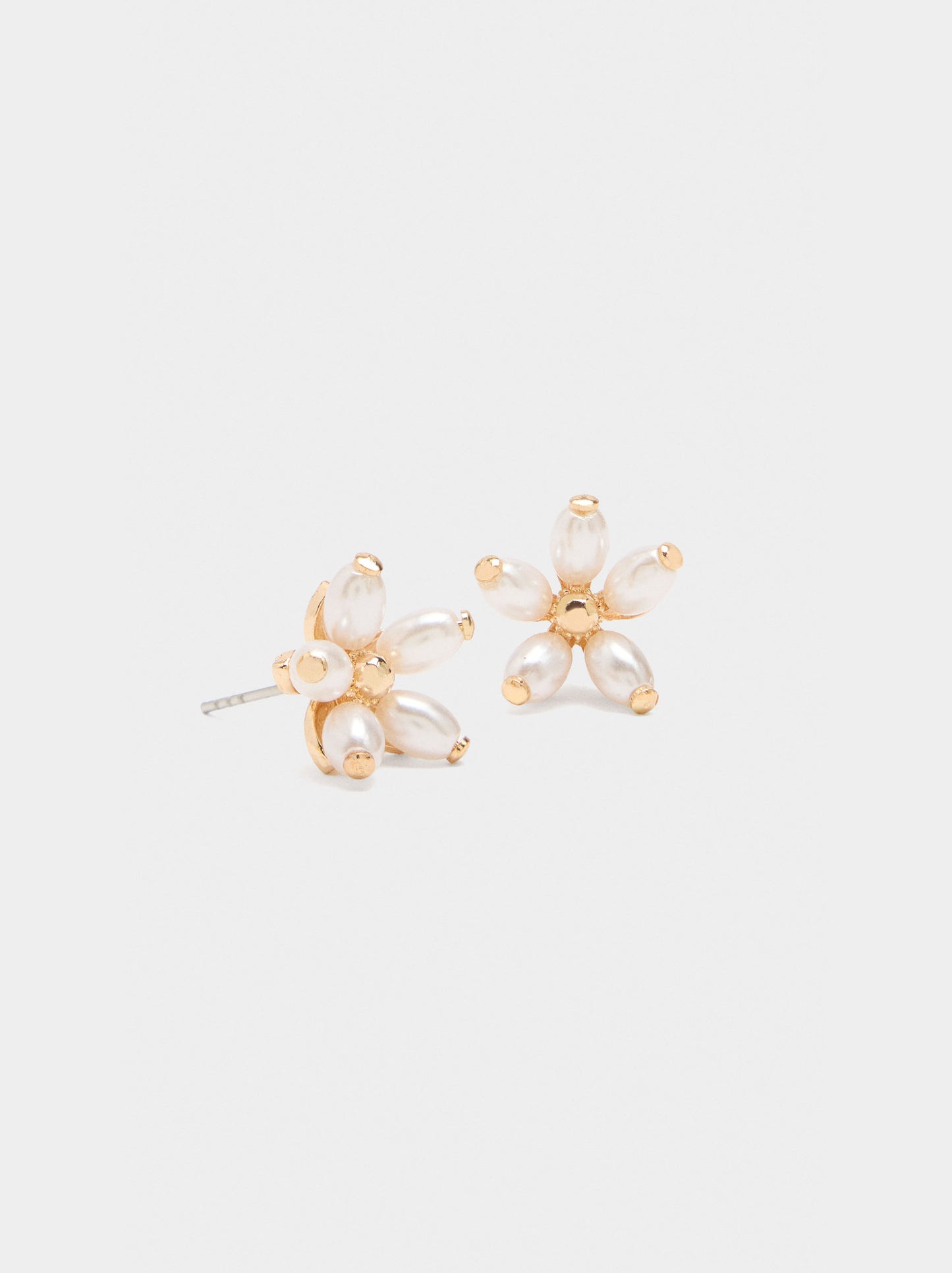 Flower Earrings With Pearls