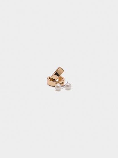 Set Of Earrings With Pearl