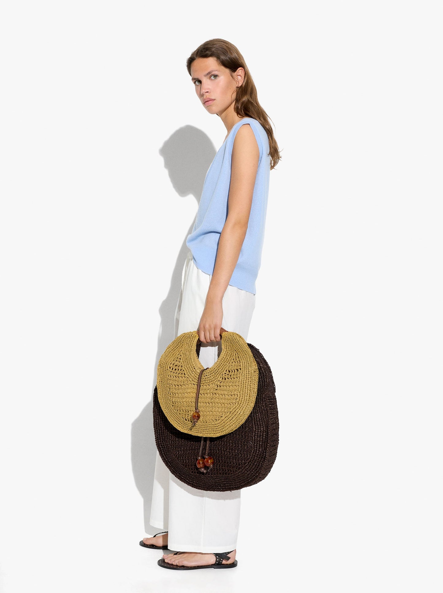 Handbag Rounded With Paper Straw Effect L