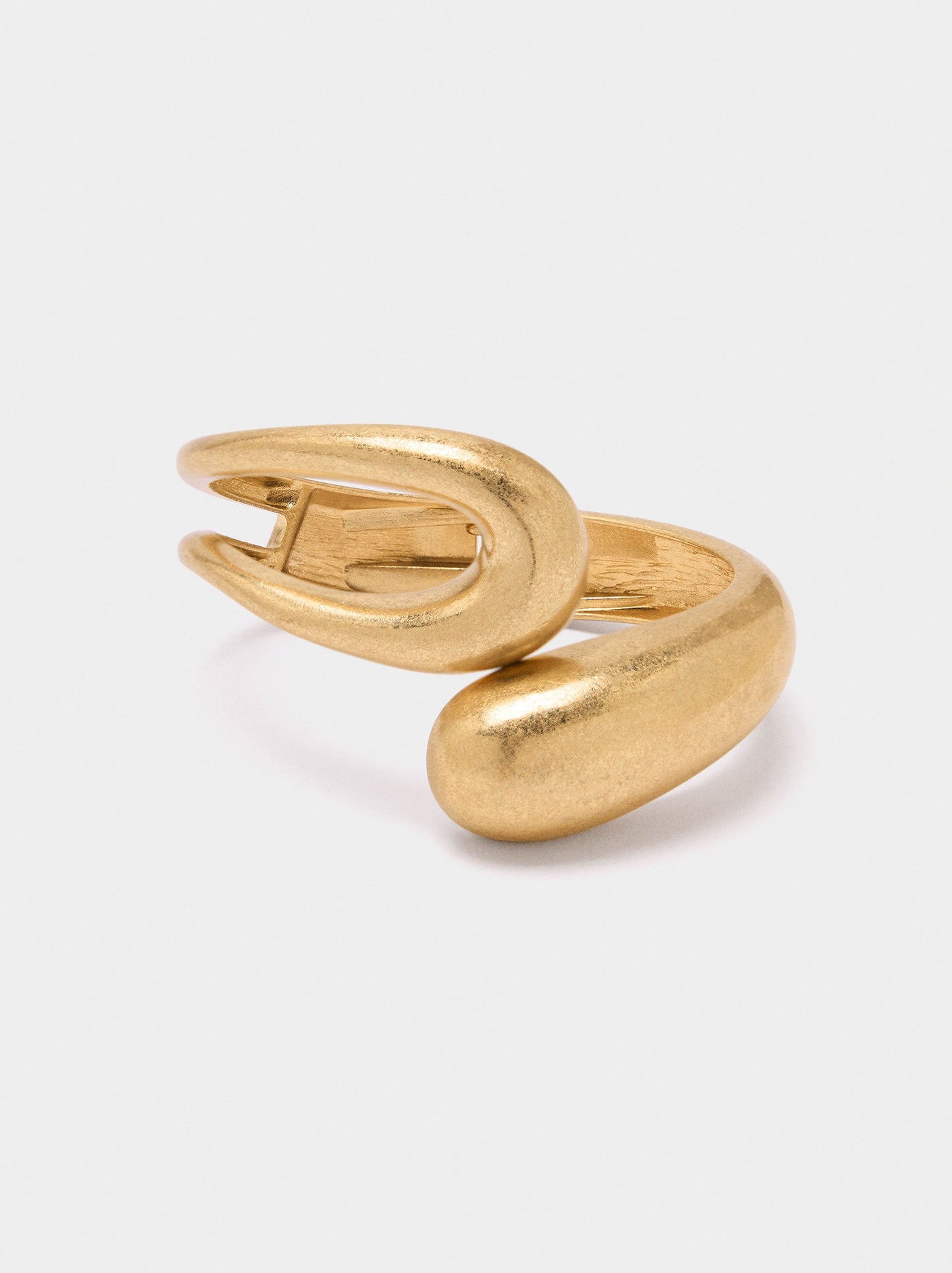 Rounded Criss-Cross Bracelet