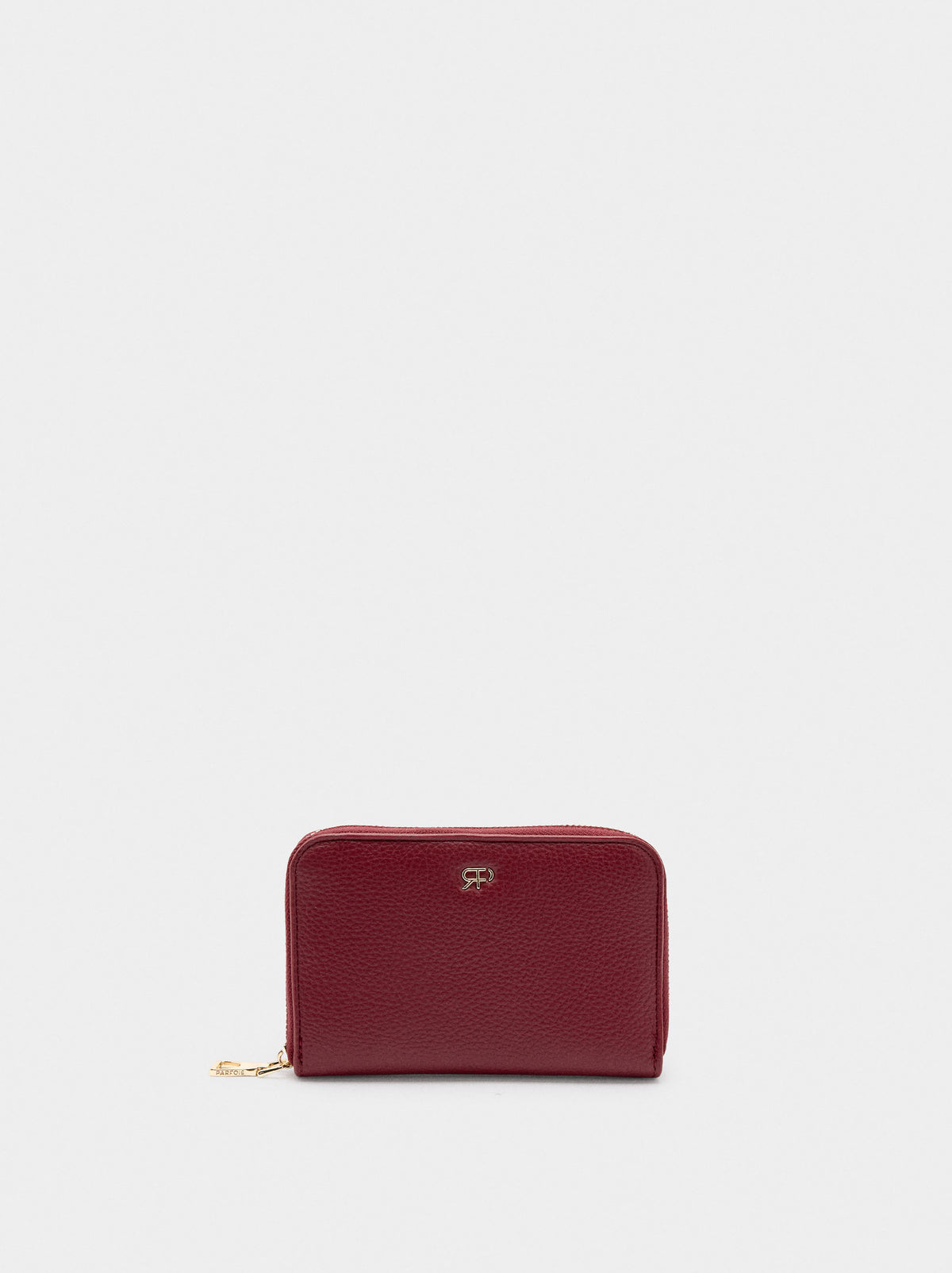 Wallet With Texture And Zipper Closure