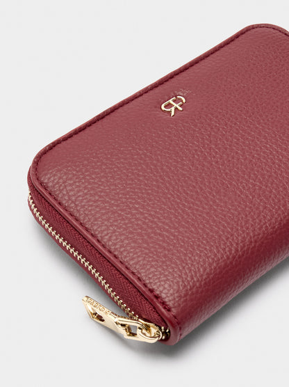 Wallet With Texture And Zipper Closure