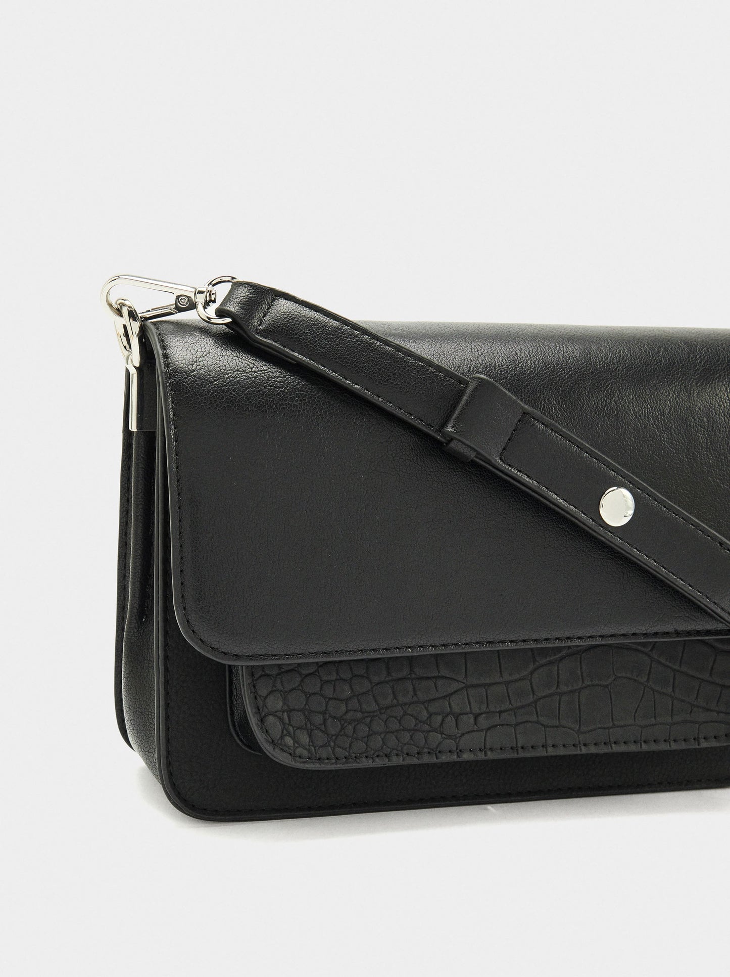 Crossbody Bag With Flap And Texture