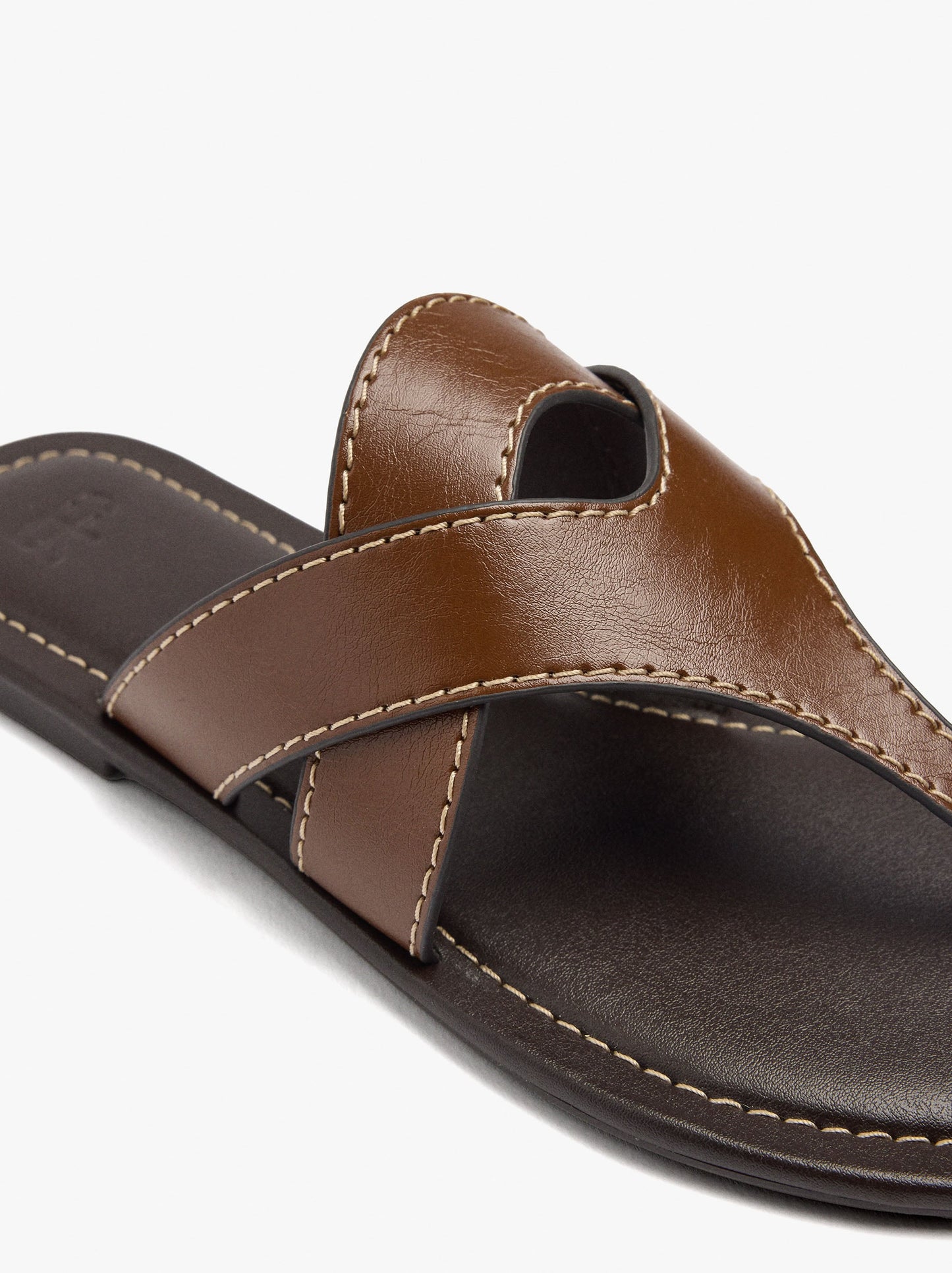 Flat Sandals With Crossed Straps