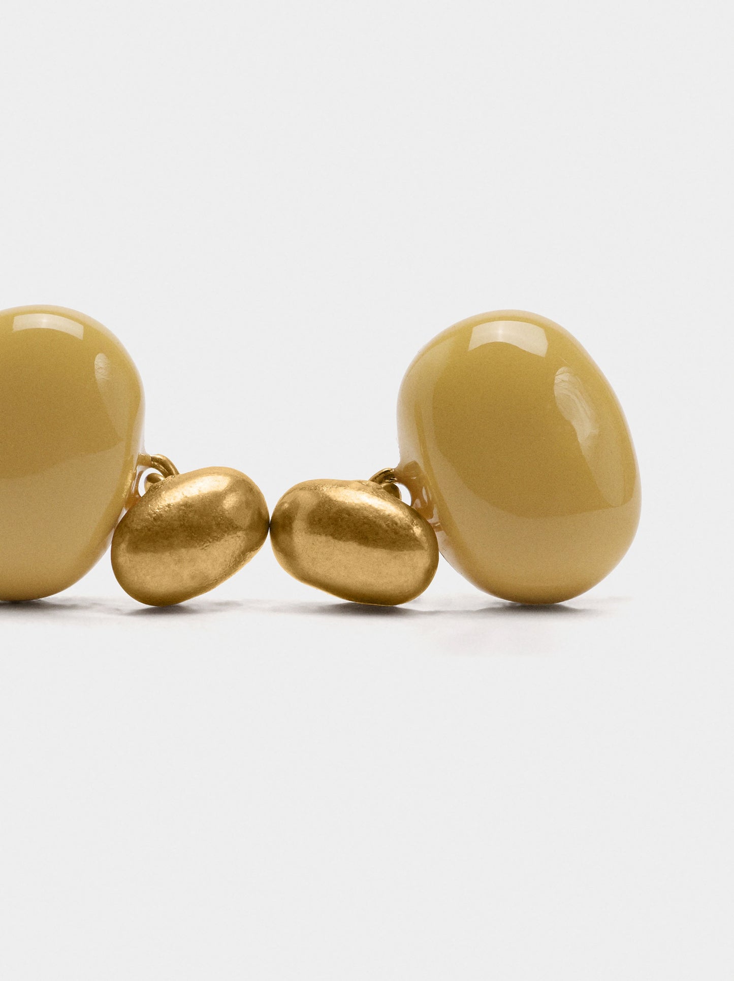 Rounded Earrings With Enamel
