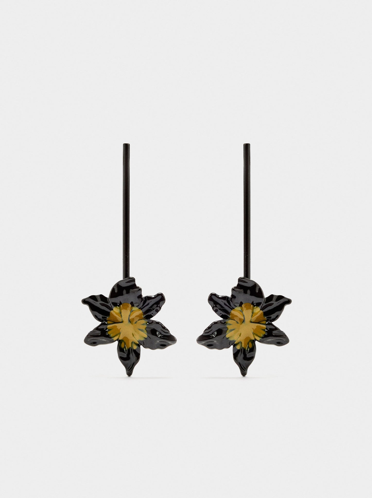 Bar Earrings With Flower