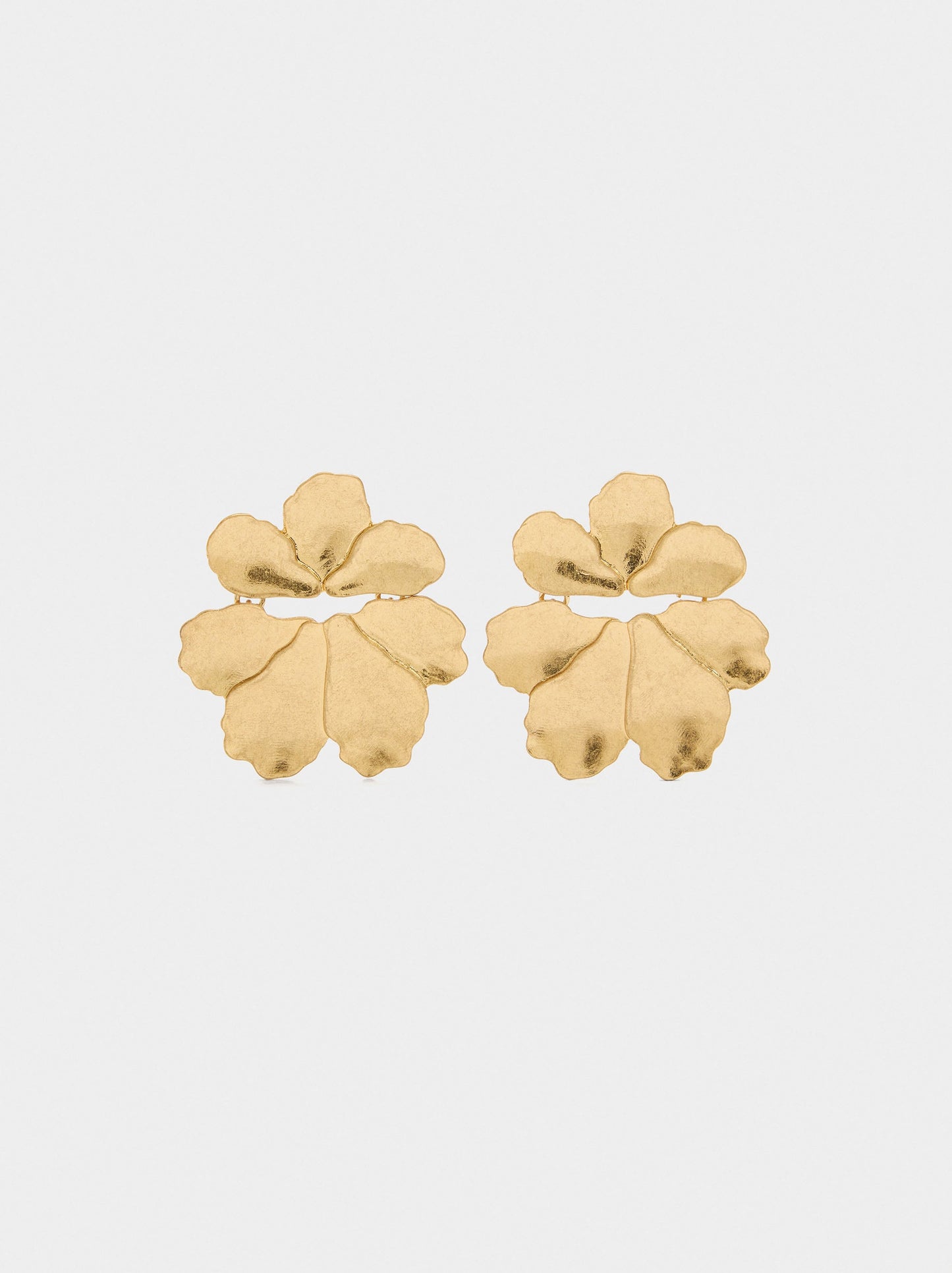 Maxi Flower Earrings With Embossed Detail