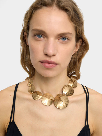 Short Necklace With Round Embossed Details