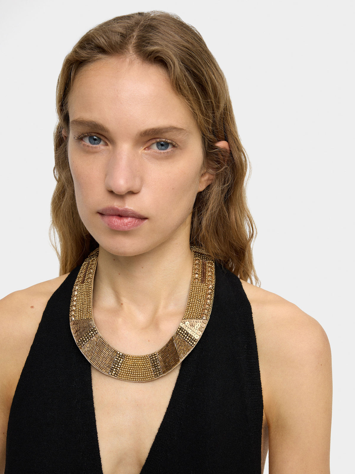 Short And Wide Necklace With Beads