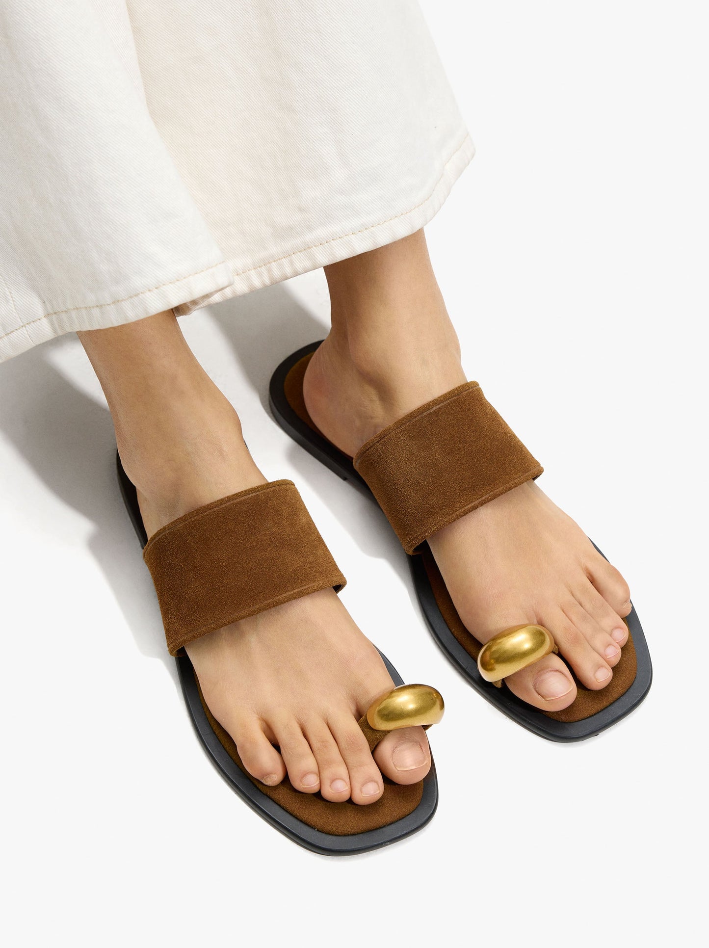 Leather Sandals With Metallic Detail