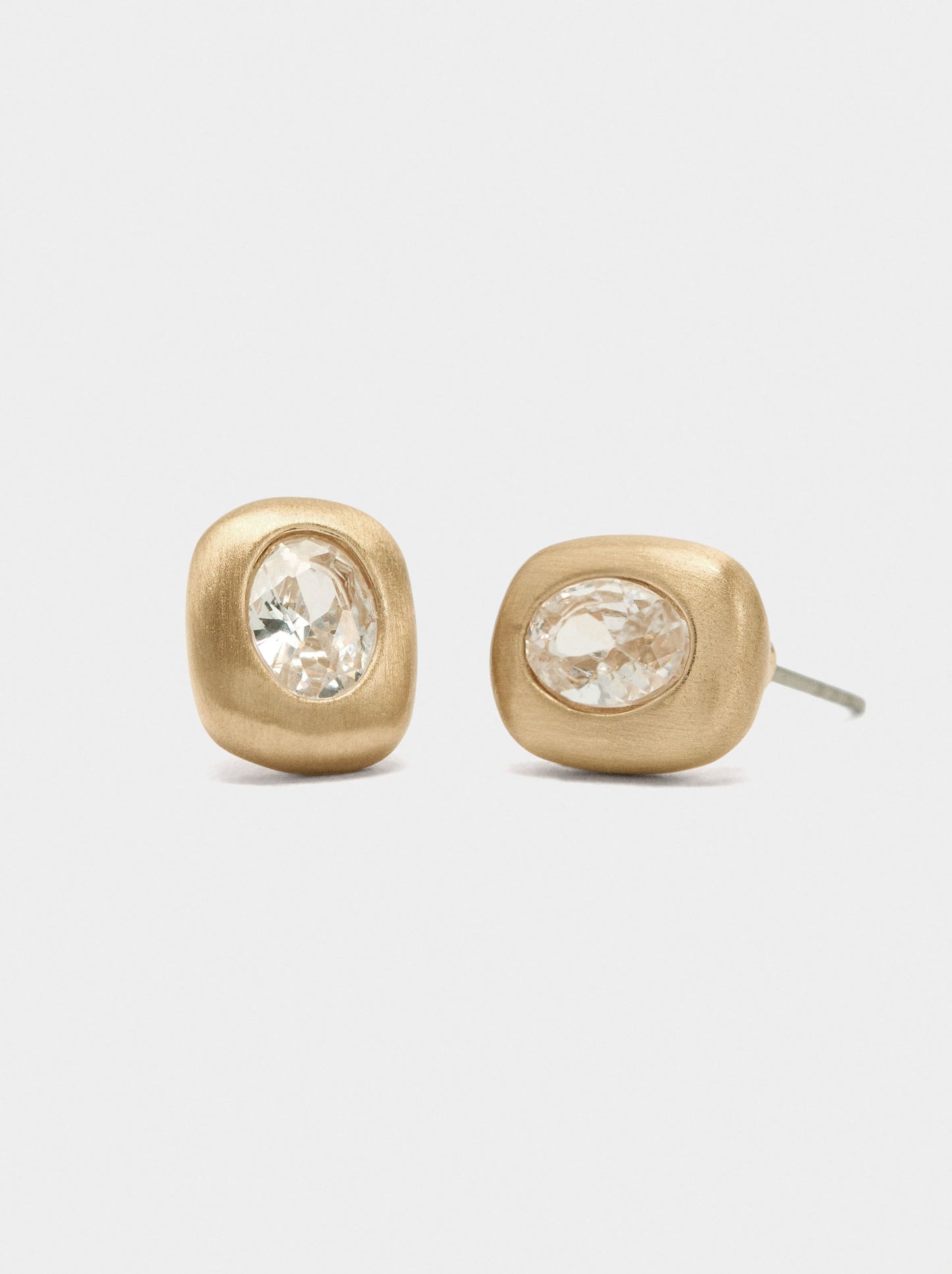 Rounded Earrings With Cubic Zirconia