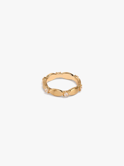 Thin Ring With Zirconia