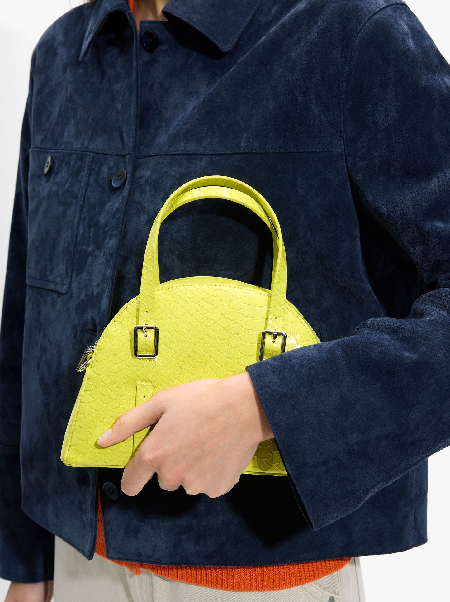 Rounded Tote Bag With Texture