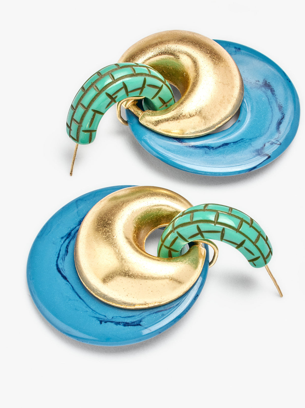 Round Earrings In Resin