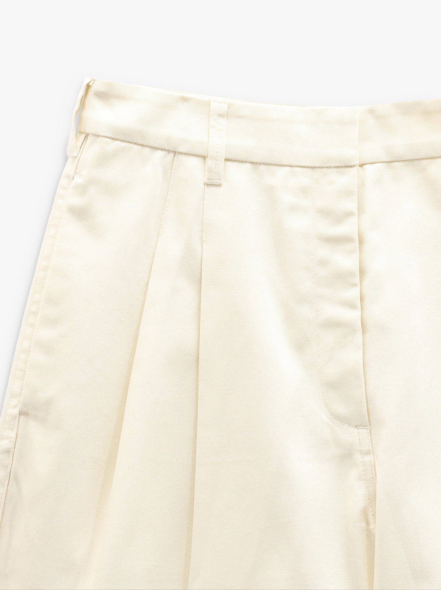 Pleated Shorts With 100% Cotton
