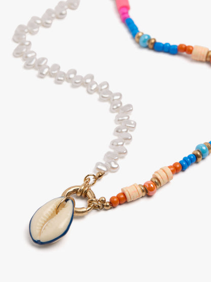 Short Necklace With Glass Beads And Pearls With Shell