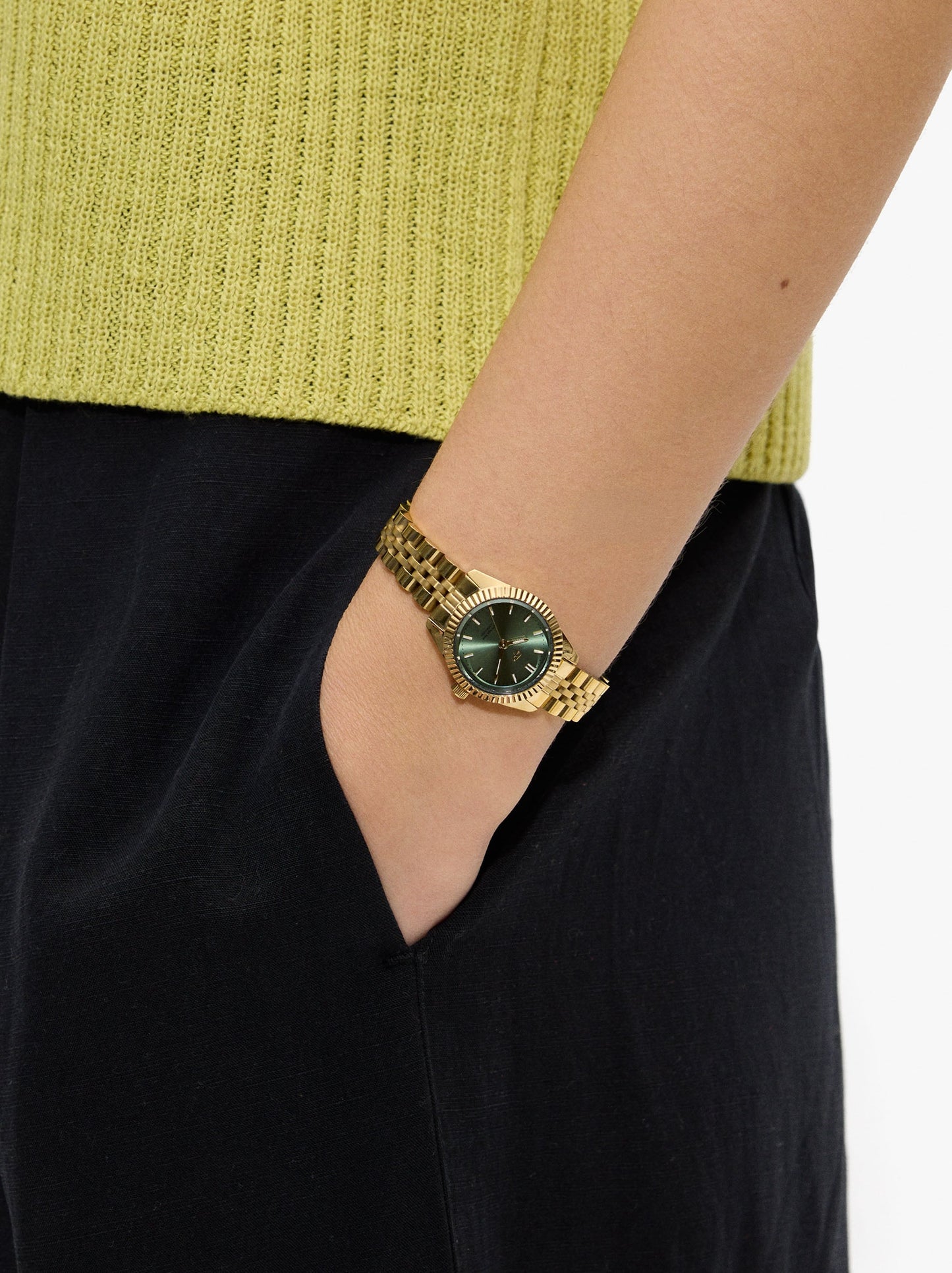 Round Watch With Stainless Steel Bracelet