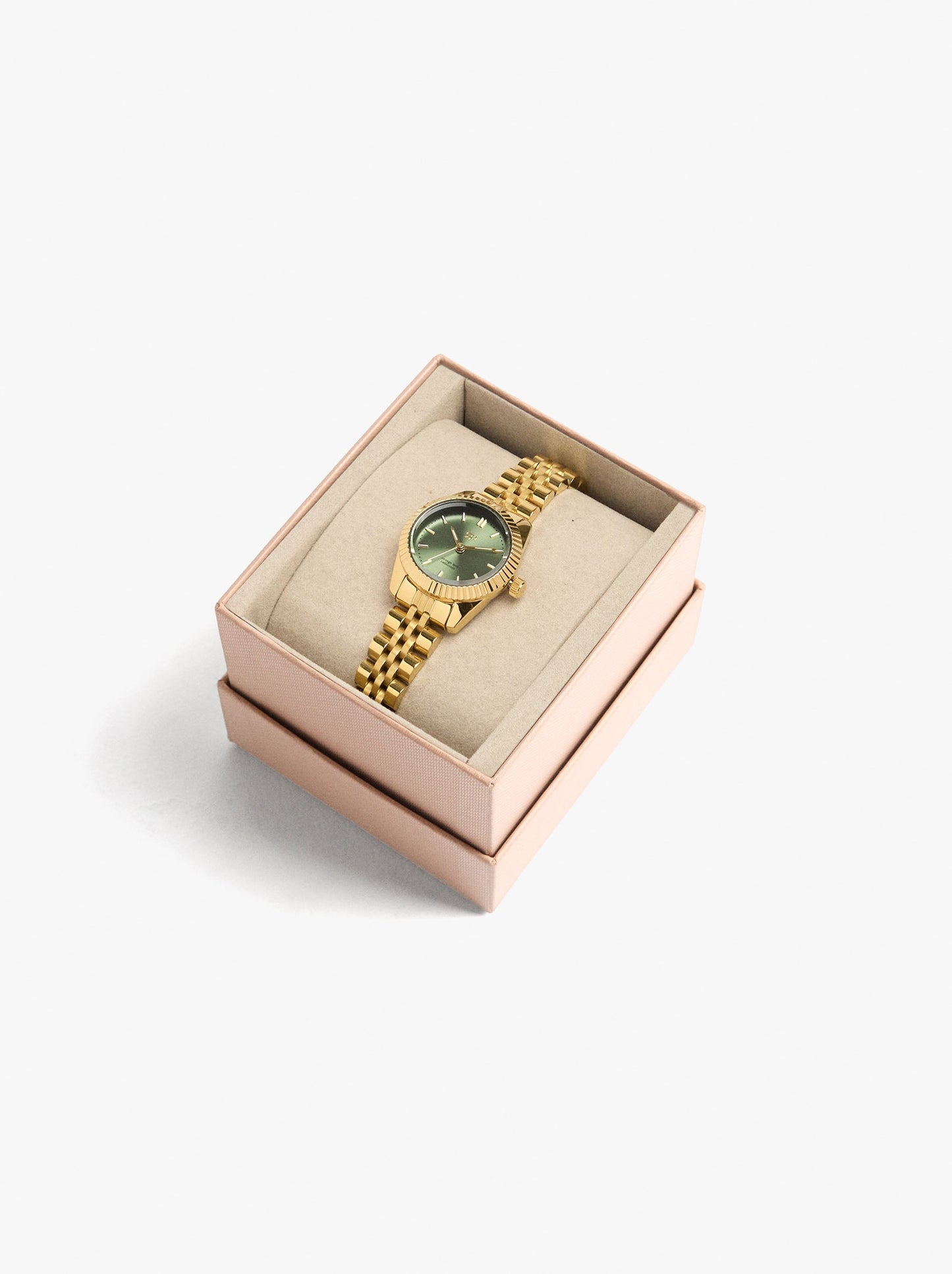 Round Watch With Stainless Steel Bracelet